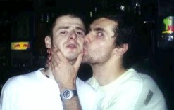Aleee michaaaaalllll... to nemuselo by....